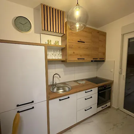 Miran Odmor Apartament *
